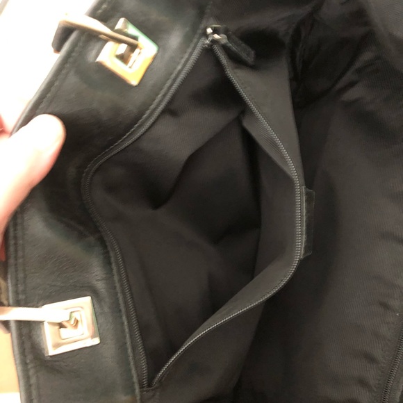 Gucci Large Monogram Tote - Picture 7 of 11